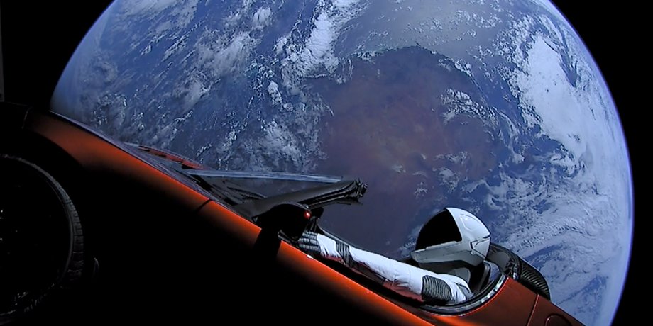 Tesla Roadster, Ілон Маск, космос