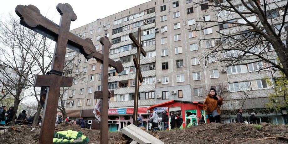 старий крим, братська могила, маріуполь, масове поховання, війна в Україні