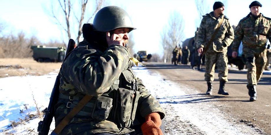 Украинские военные выходят из Дебальцево / Фото: Facebook Константина Реуцкого