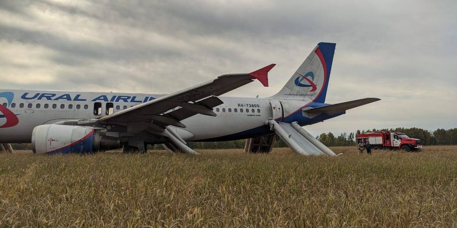 Літак Airbas А320-214, РФ літаки, РФ авіація, РФ проблеми з літаками, РФ аварії авіація, РФ санкції авіація