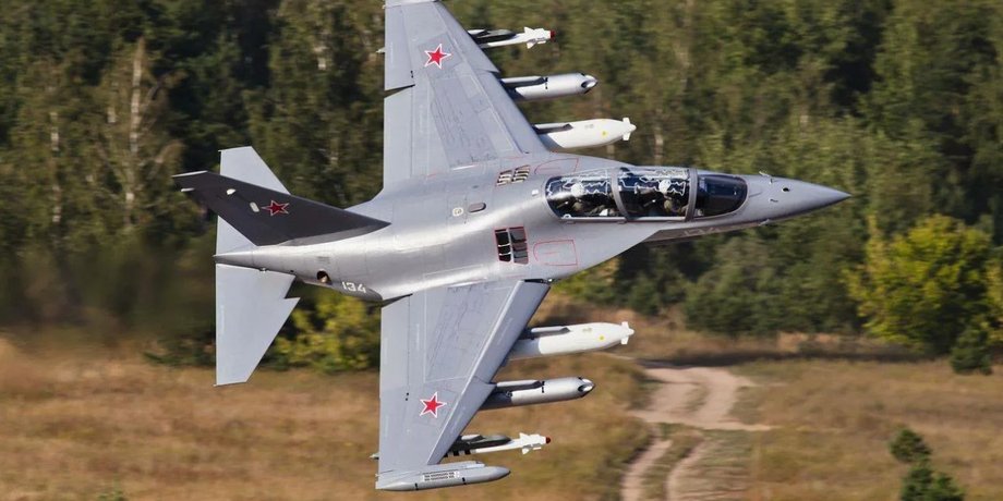 літак Як-130М