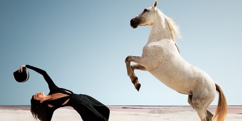 Stella McCartney, рекламна кампанія, Кендалл Дженнер, коні