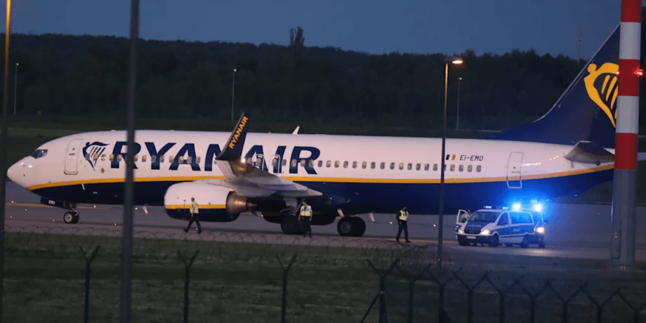 берлин, угроза взрыва, Ryanair, самолет, экстренная посадка, взрыв, угроза взрыва, германия, минирование, взрыв