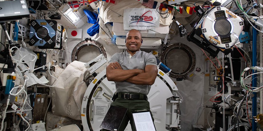 Виктор Гловер, астронавт, NASA