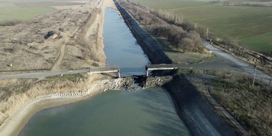дамба, дамба в крыму, крым, вода в крым, северо-крымский канал, дефицит воды, война за воду, проблемы крыма