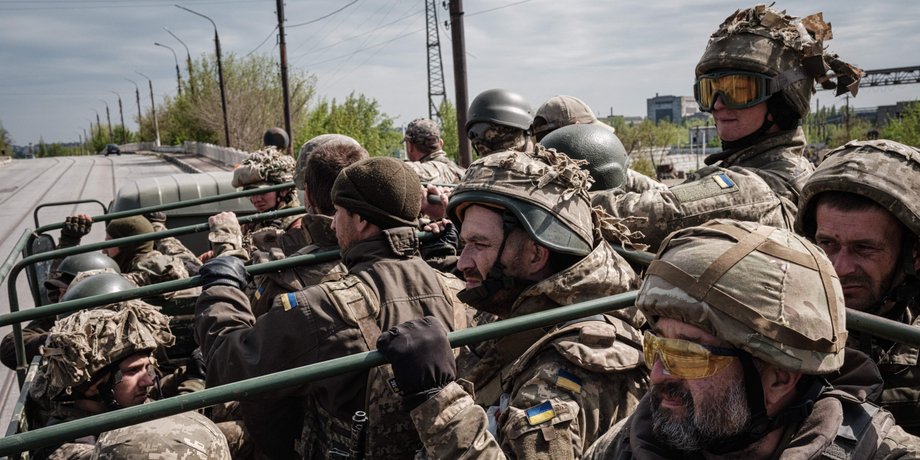 Українські військові прямують на позиції