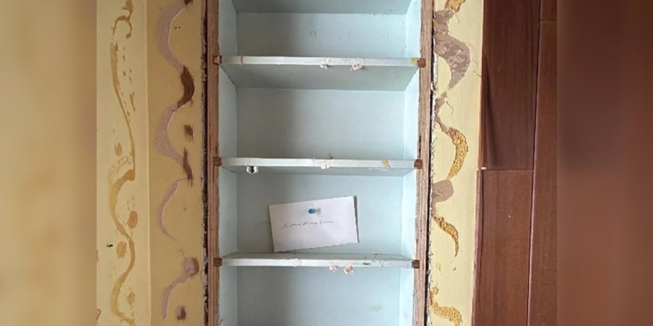 Чоловік робив ремонт і знайшов послання з минулого: що було в ньому