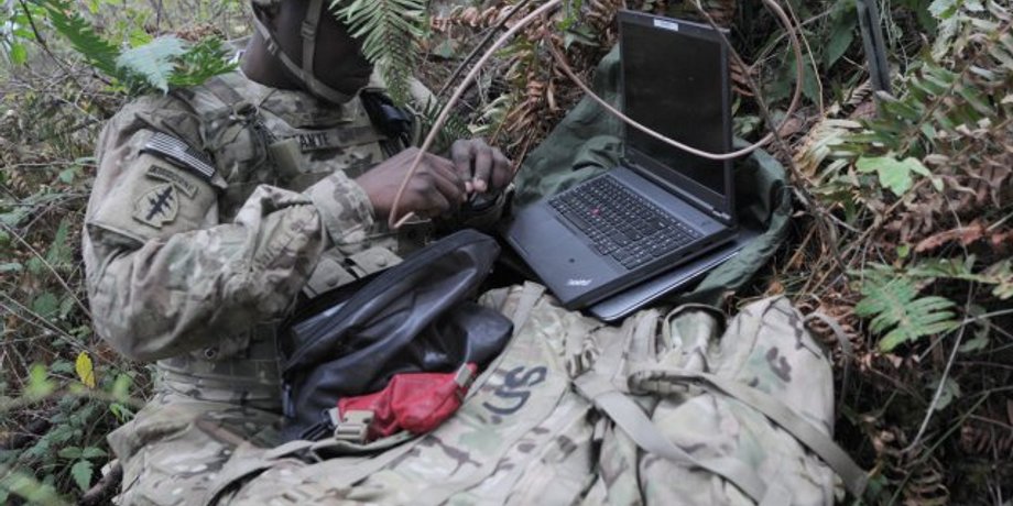 Киберсолдат подразделения Army Cyber Command / Фото: breakingdefense.com