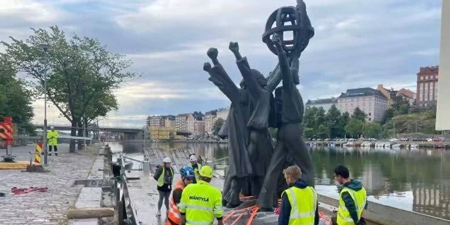 демонтаж пам'ятника гельсінкі, пам'ятник мир у всьому світі, демонтаж пам'ятник фінляндія