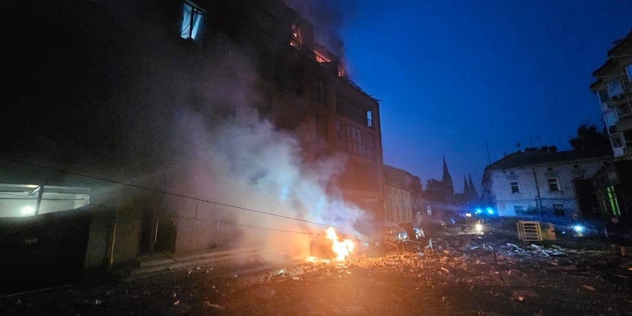 Во Львове горят жилые дома