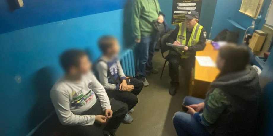 новости Киева, мина, фильтрующе-поглощающая коробка к противогазу, метро, метрополитен
