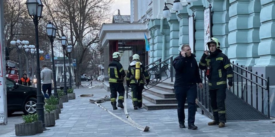 украинский театр, пожар, одесса, пастера, возгорание, гсчс, эвакуация