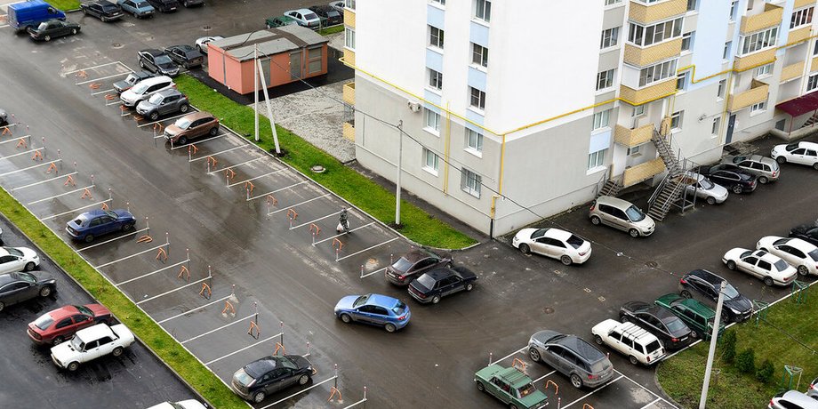 бесплатная парковка в киеве, парковка во дворе