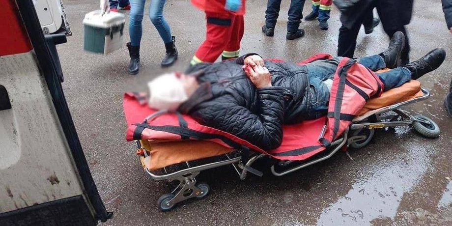 херсон, раненый, пострадавший, медики, носилки