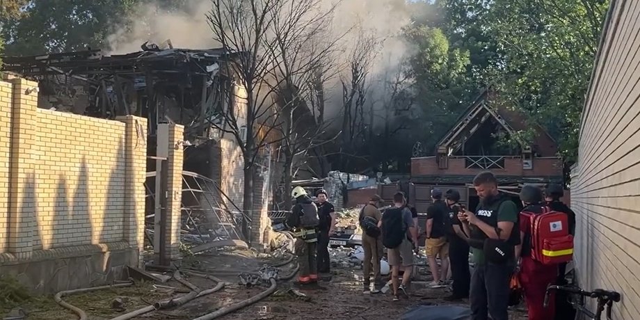 Обстрел Харькова, Харьков 24 июля, Харьков удар КАБ, Харьков волонтер Сапронов, обстрел ВС РФ Харьков, дом волонтера Юрия Сапронова
