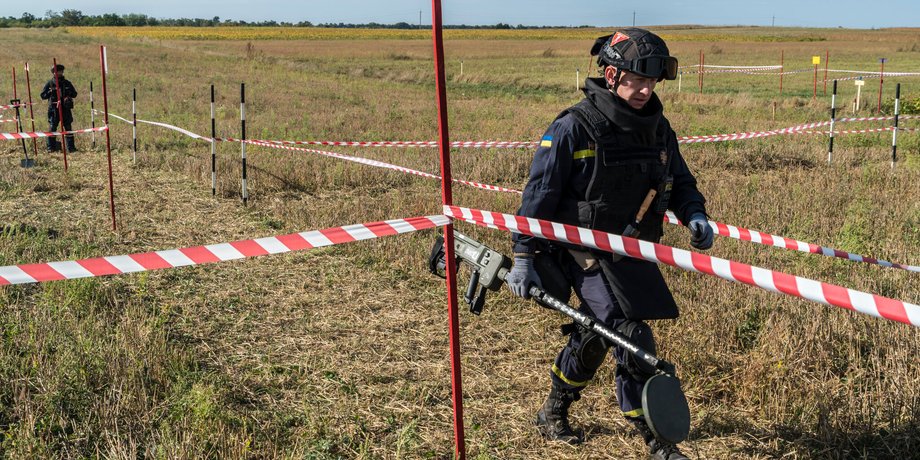 разминирование в Украине, поле