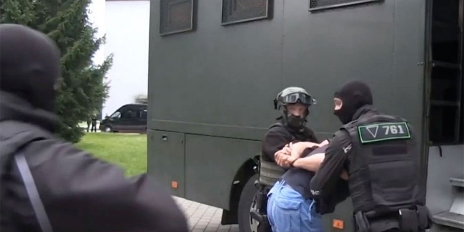 кгб беларуси задерживает людей
