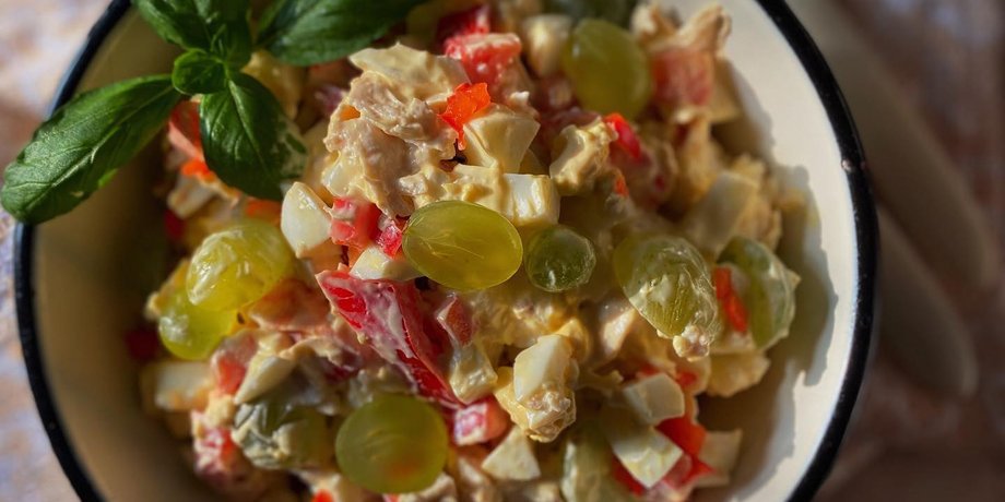 салат с курицей и виноградом, салат с курицей, салат с виноградом