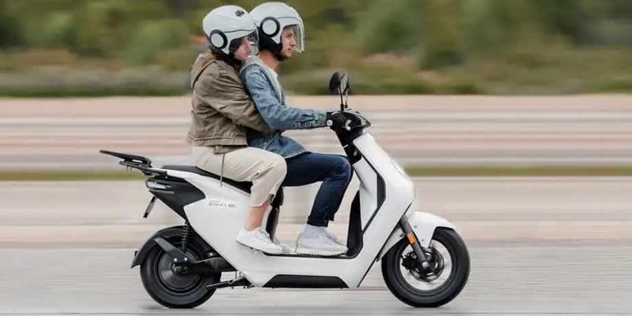 новая Honda EM1 e, Honda EM1 e, электроскутер Honda, скутер Honda