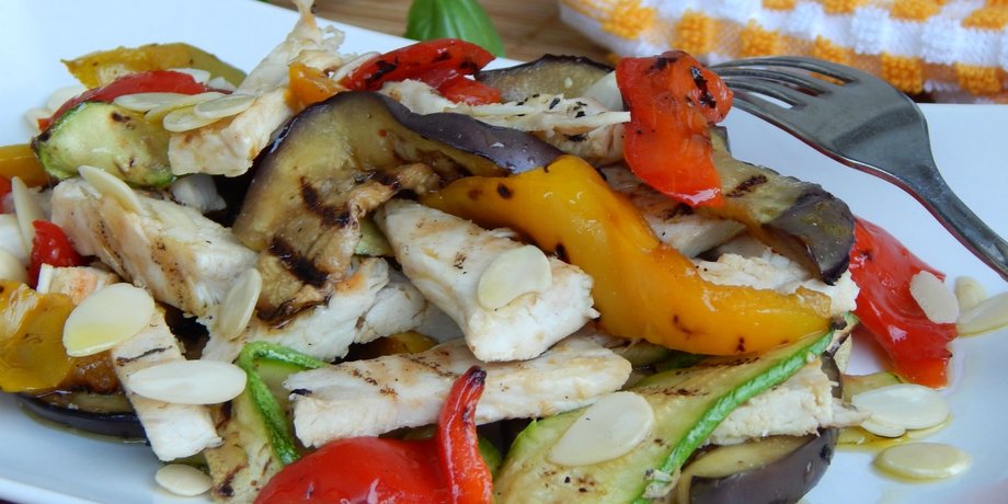 Салат із куркою та овочами гриль, салат, салат рецепт