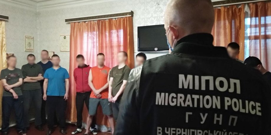 чернигов, идеологический реабилитационный центр, незаконное удержание, полиция, наркотики, побои,