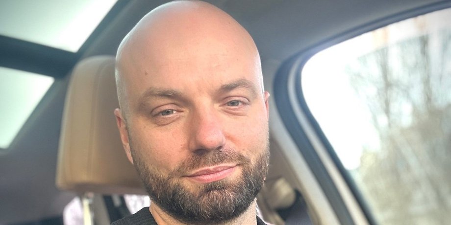 Слава Дьомін виїхав за кордон
