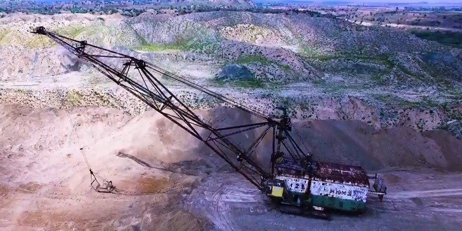 матеріали для батарей, компоненти сонячних панелей, видобуток рідкісноземельних матеріалів