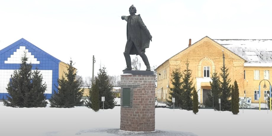 Знесення пам'ятника Олександру Суворову