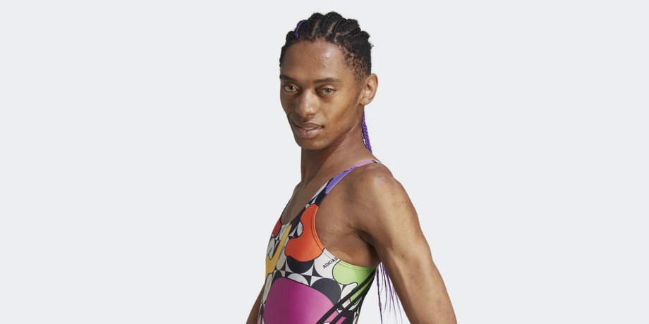 Adidas, купальник, реклама женского купальника