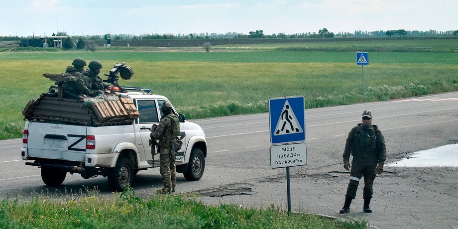 військові РФ, виведення військових з херсона, війська Росії