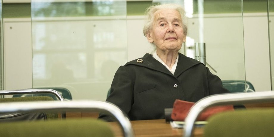 Урсула Хавербек, бабушка нацистка, нацизм, отрицание нацизма, германия