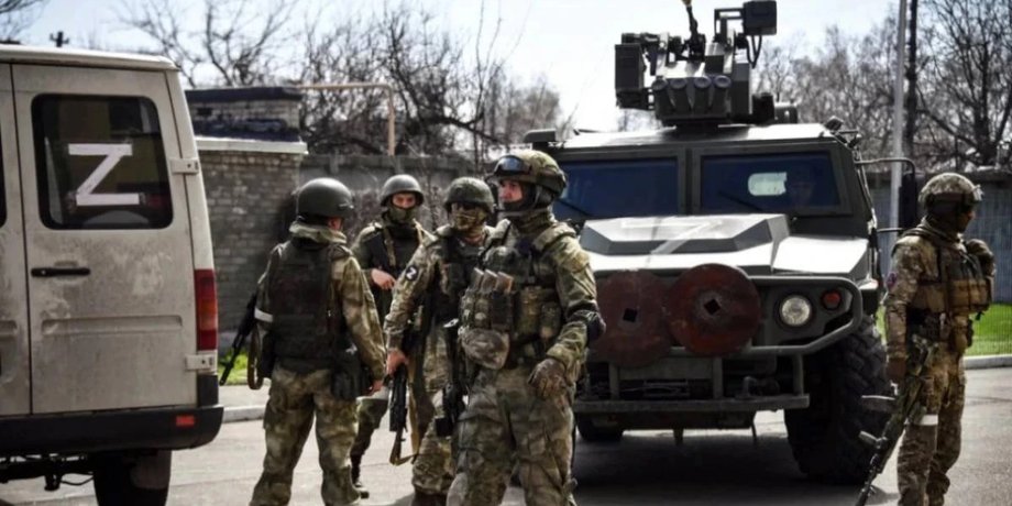 Російські військові