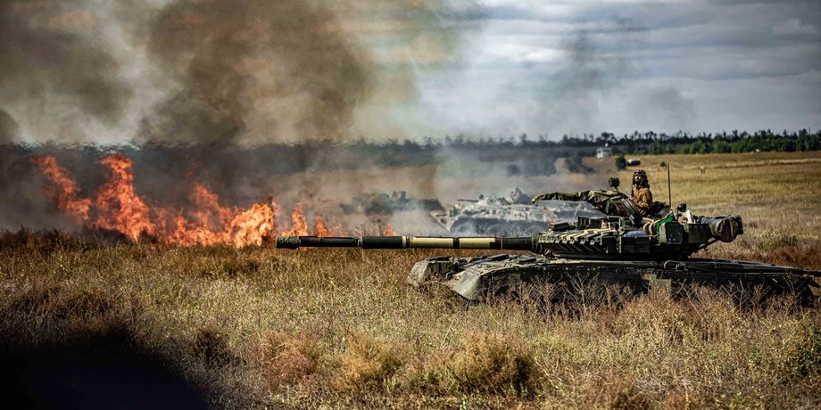 танк всу на поле боя