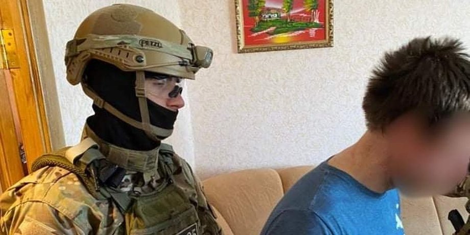 Луганськ, Рубіжне, водій, мопед, граната,