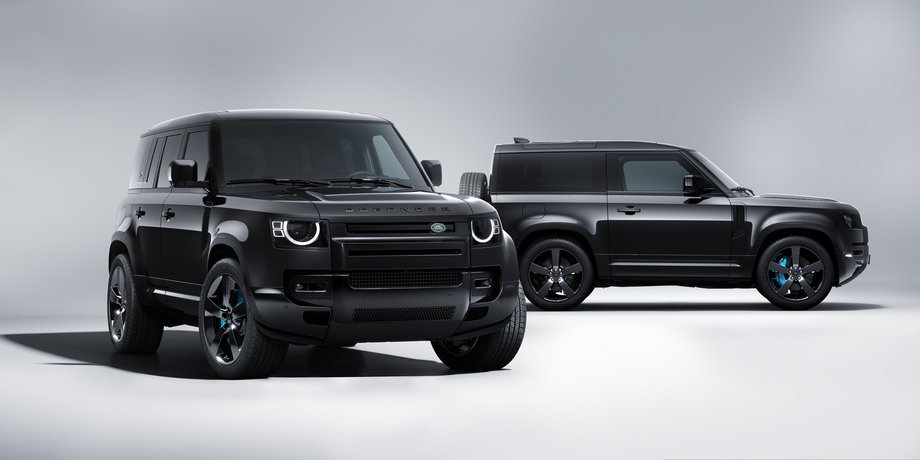 Новый Land Rover Defender Bond Edition доступен в версиях Defender 110 или 90.