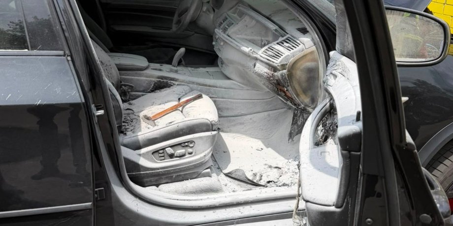 внедорожник В Киеве мужчина повредил авто психолога