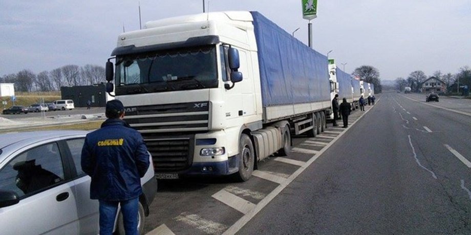 Блокада российских грузовиков на дорогах Украины / Фото: svoboda.org.ua