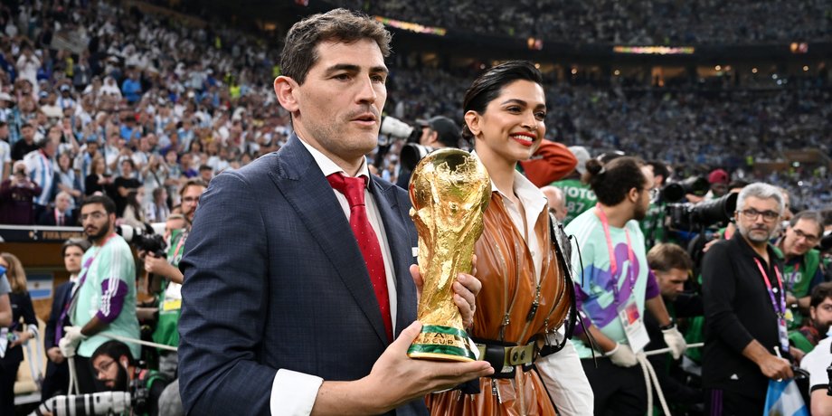 Дипика Падуконе и Икер Касильяс, кубок чемпионата мира, чемпионат мира 2022, катар, чемпионат мира по футболу