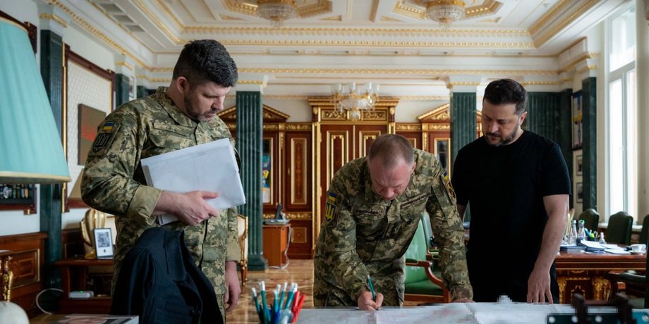 Зеленский освободил Сырского от должности главнокомандующего