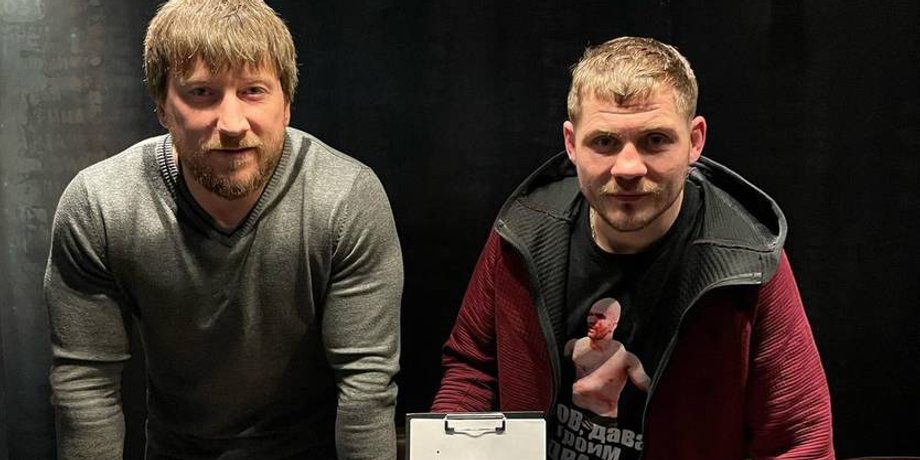 Бокс, Денис Беринчик, Артем Лобов, Поєдинок, Кулаки