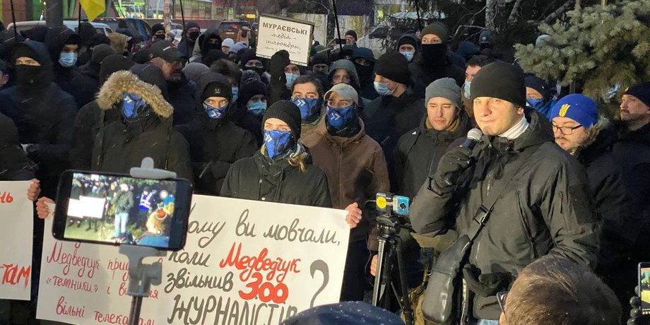 канал НАШ, 112, newsone, zik, мітинг, санкції, c14, закриття каналів