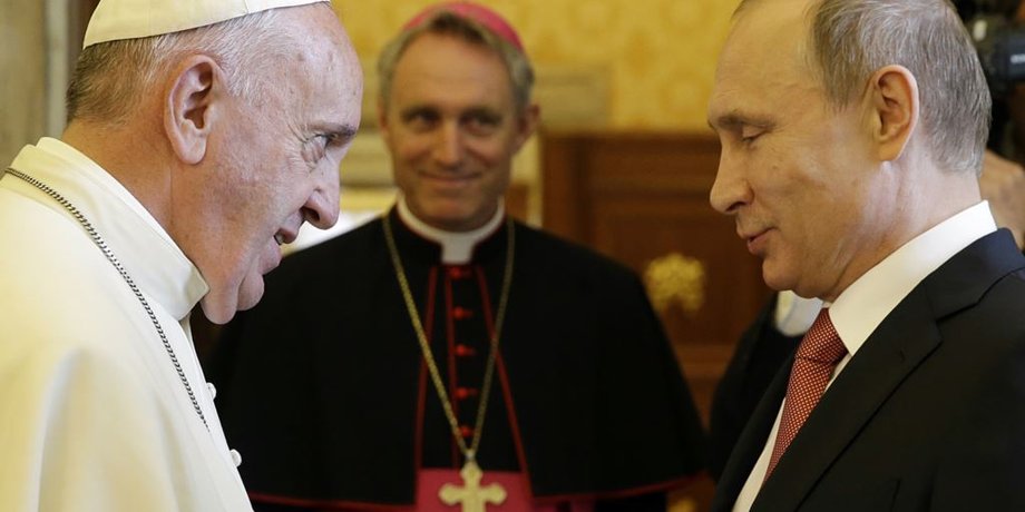 Папа римский Франциск и Владимир Путин / Фото: AFP