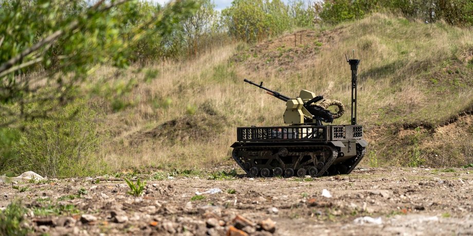 Наземный дрон Мураха, робот Мураха, беспилотник, ВСУ