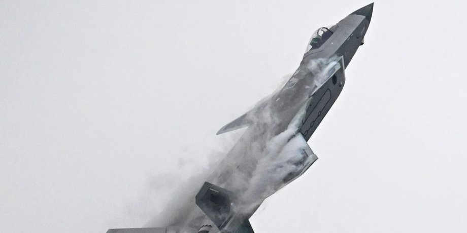 китайский самолет J-20