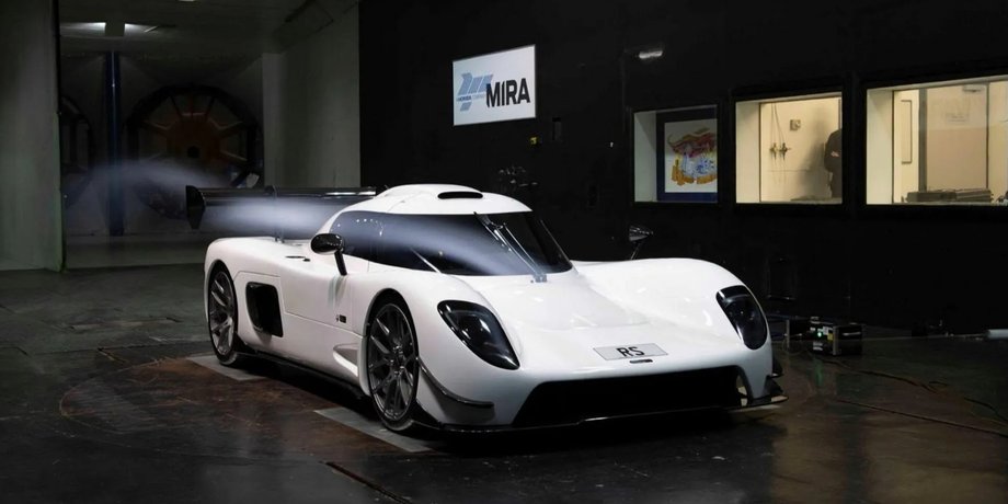 суперкар Peregryn GT