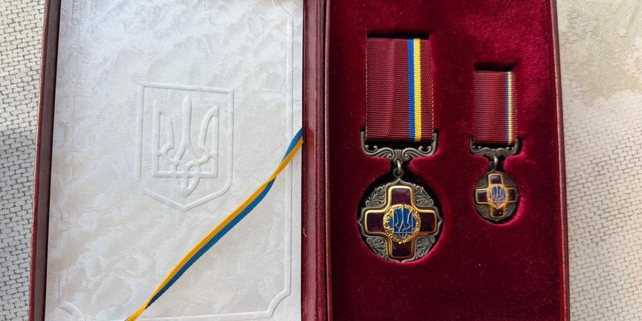 Польские политики возвращают ордена