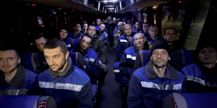 Обмен пленными, пленные, военнопленные, плен, обмен военнопленными, обменный фонд, вернули из плена, вернулись из плена, плен, пленные военные, пленные воины, обмен пленными 30 декабря, обмен 30 декабря