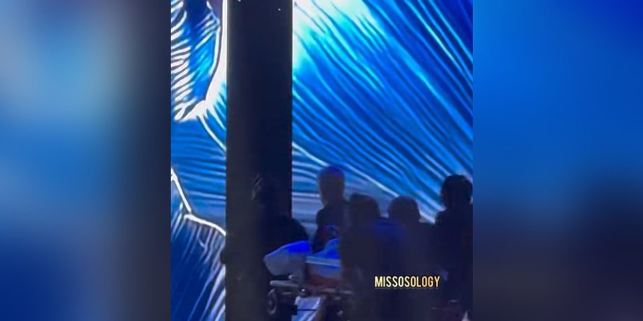 На Мисс Вселенная участница упала на сцене