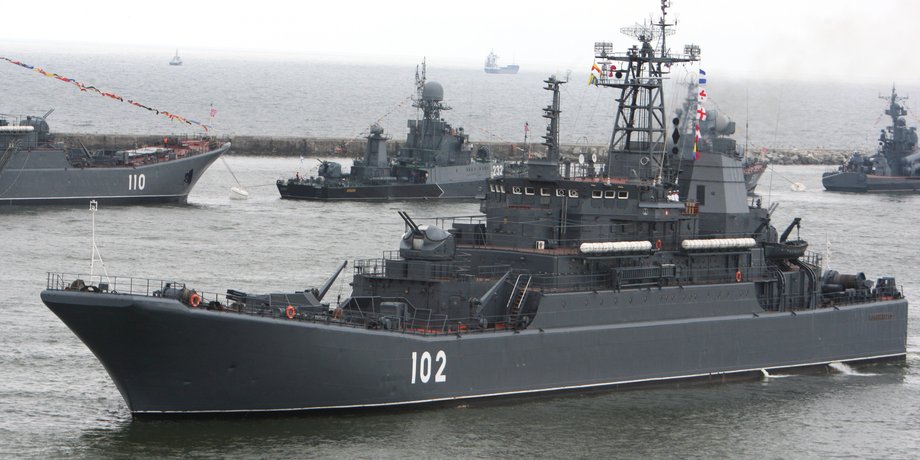 БДК Калининград, десантный корабль РФ, Крым взрывы, Крым корабль ЧФ России, удар по флоту РФ, атака БПЛА Крым, атака ракет Крым