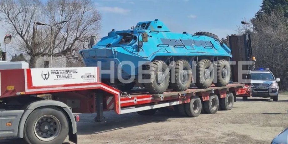 Болгарія почала відправлення обіцяних БТРів в Україну